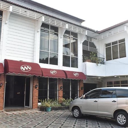Hotel Reddoorz Near Kampung Warna Warni Malang Exteriér fotografie