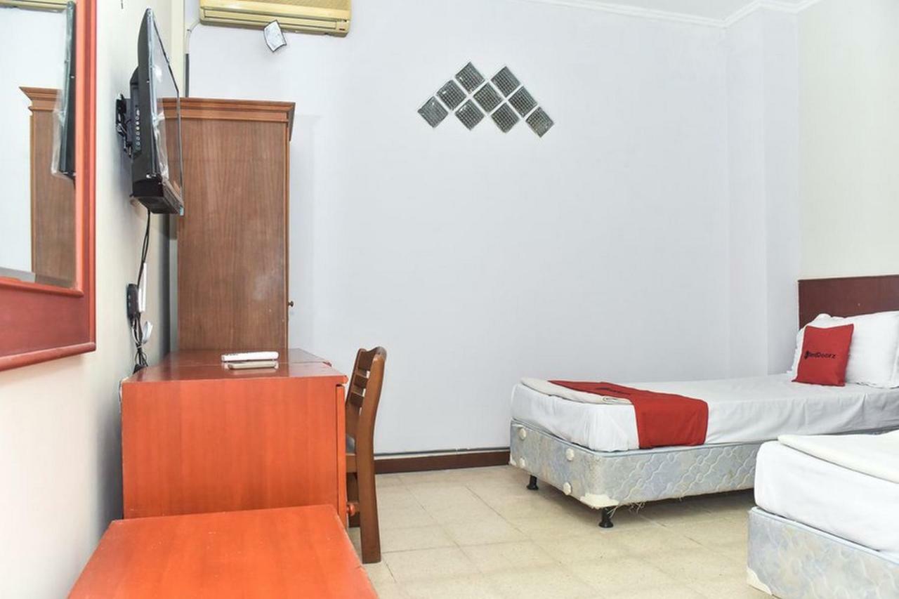 Hotel Reddoorz Near Kampung Warna Warni Malang Exteriér fotografie